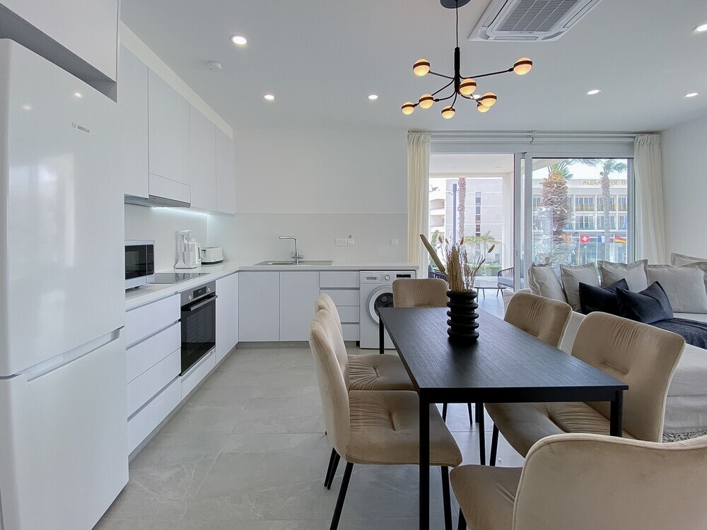 Пафос: Phaedrus Living Seaview Luxury Flat Limnaria 134
