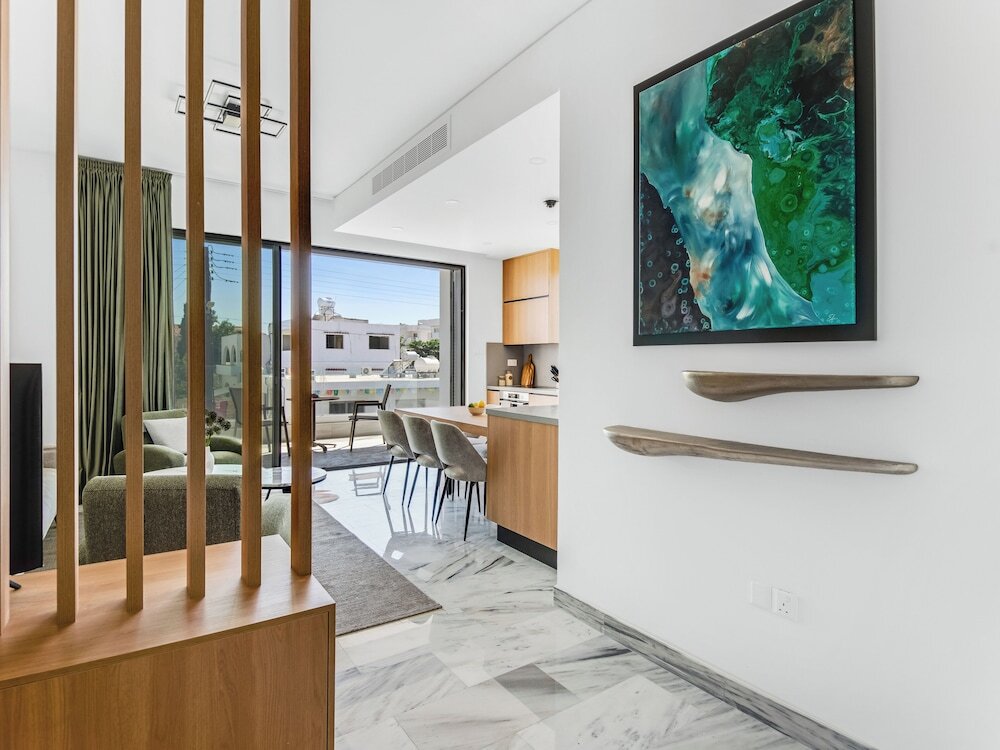 Sanders Olive - Chic 3-bdr Apt With Shared Pool — фото 2