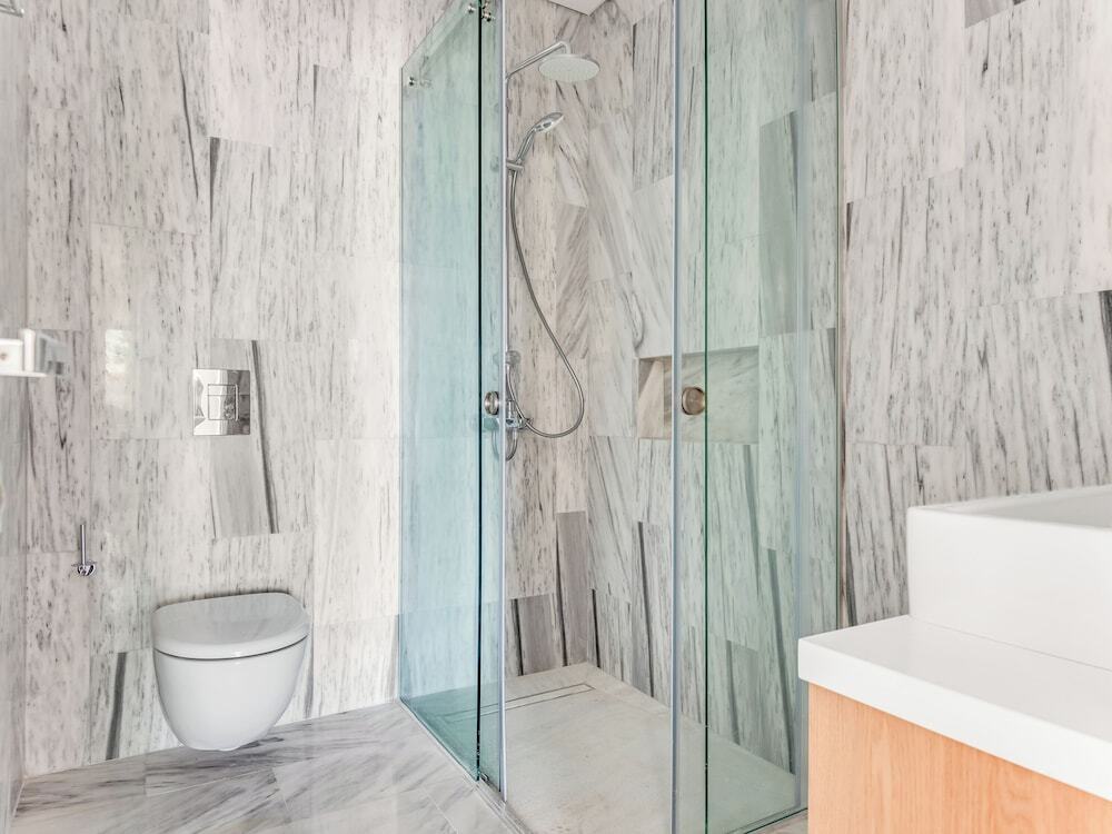 Пафос: Sanders Olive - Chic 3-bdr Apt With Shared Pool