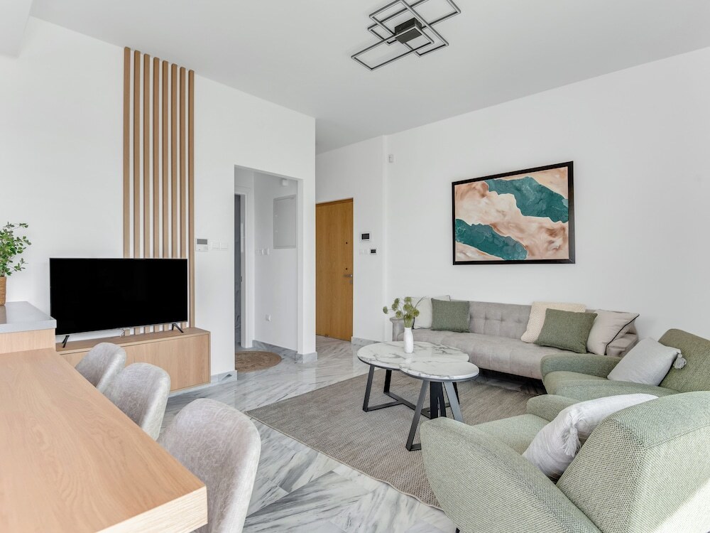 Пафос: Sanders Olive - Cute 1-bdr Apt With Shared Pool