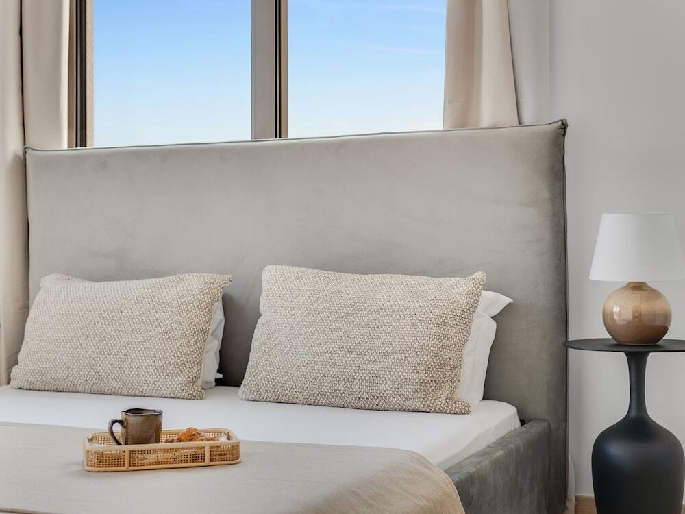 Лимассол: Sanders Palama - Comfy 2-bdr. Penthouse Apt
