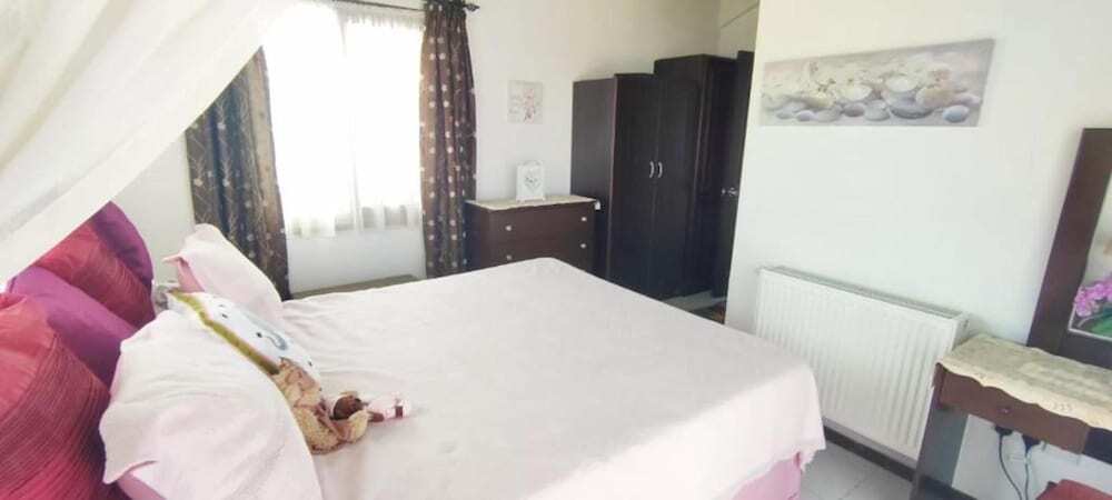 Озанкей: Remarkable 3-bed Villa in Catalkoy