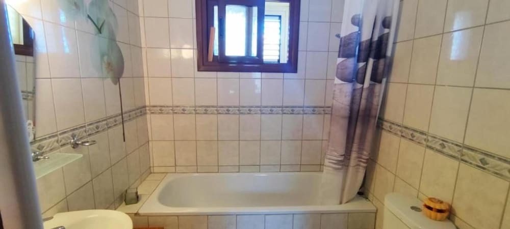 Озанкей: Remarkable 3-bed Villa in Catalkoy