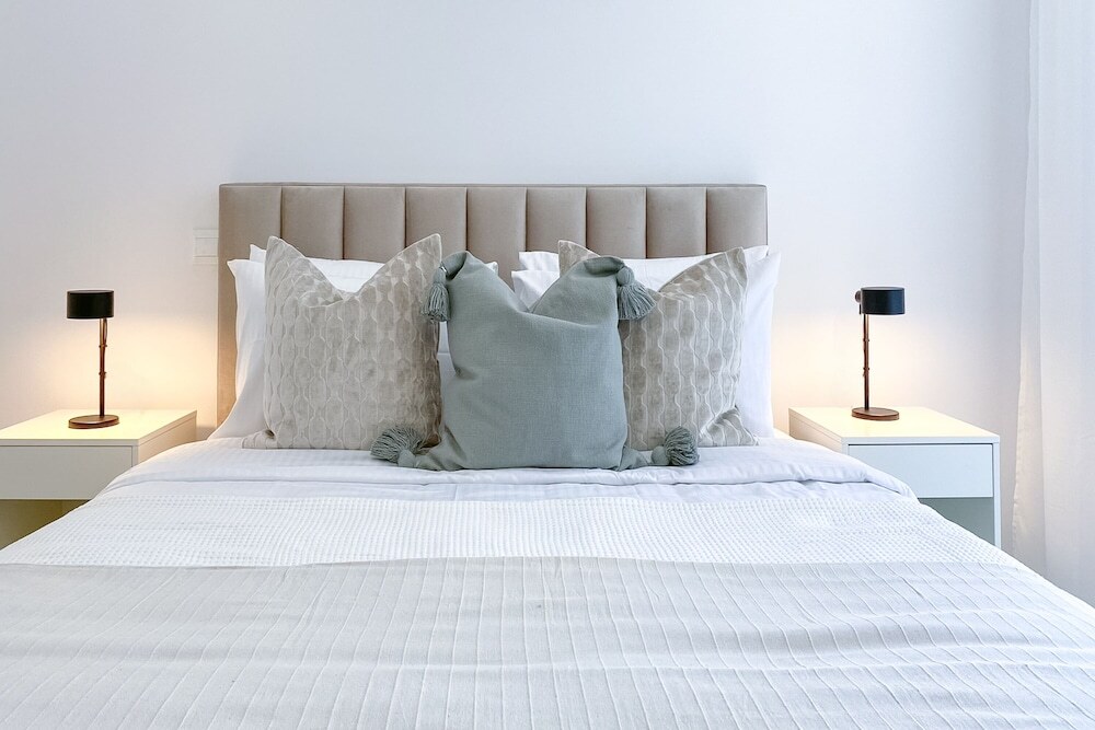 Пафос: Phaedrus Living: Limnaria Luxury Flat Vine 121