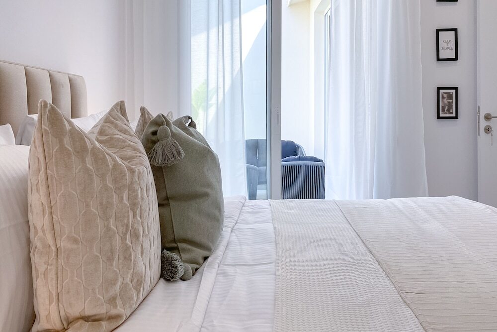 Пафос: Phaedrus Living: Limnaria Luxury Flat Vine 121