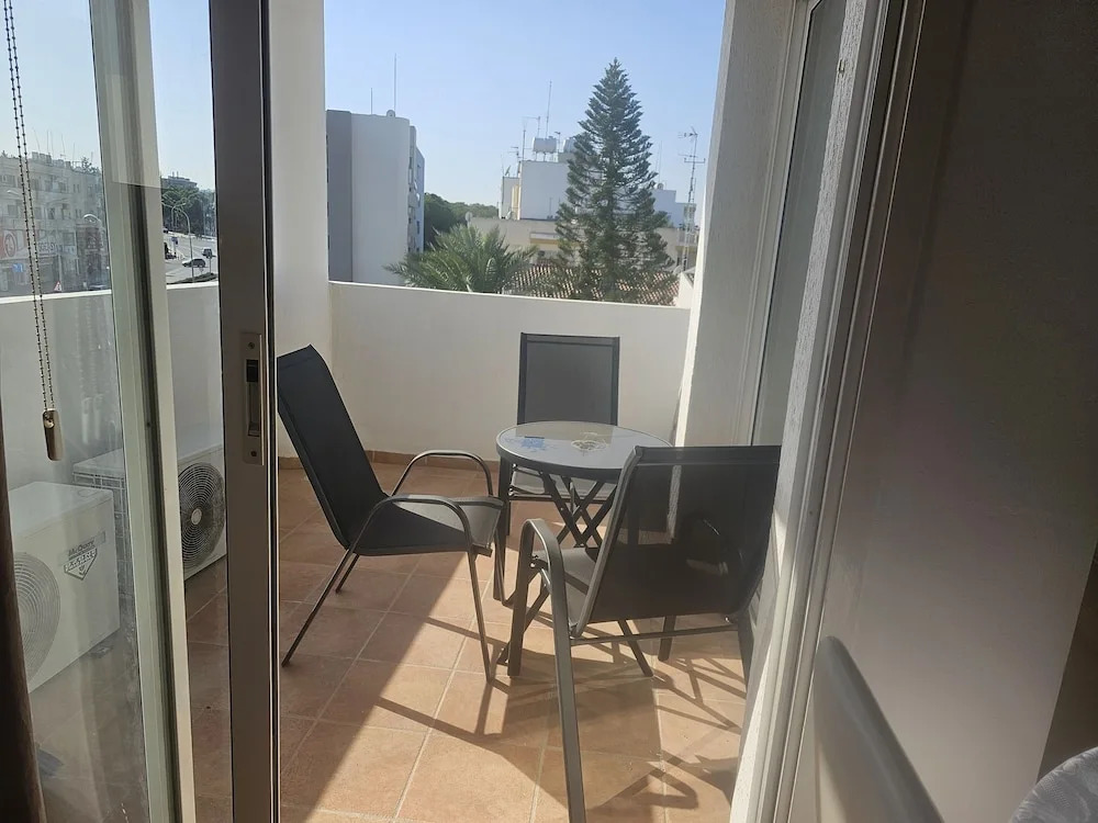 Агиа-Варвара: Stunning 1-bed Apartment in Aglantzia
