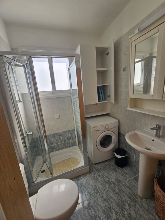 Агиа-Варвара: Stunning 1-bed Apartment in Aglantzia