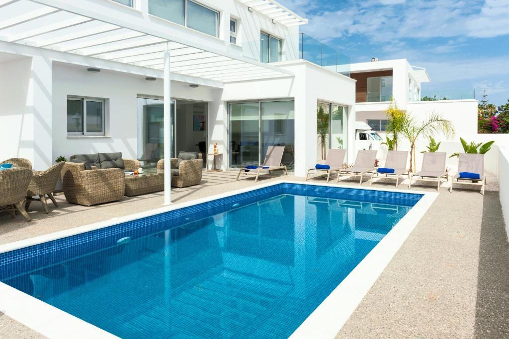 Айя-Напа: Villa Roberta