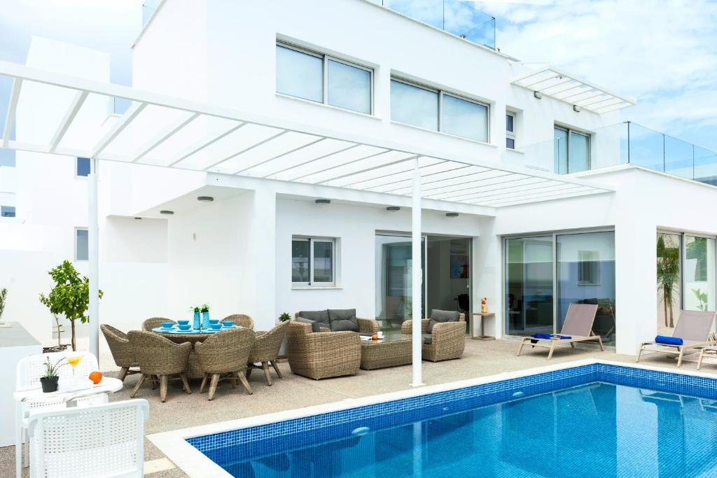 Айя-Напа: Villa Roberta