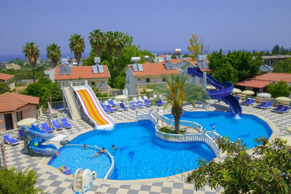 Алсанджак: Room With Pool 5 min to Beach in Kyrenia