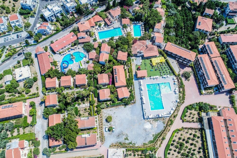 Алсанджак: Room With Pool 5 min to Beach in Kyrenia