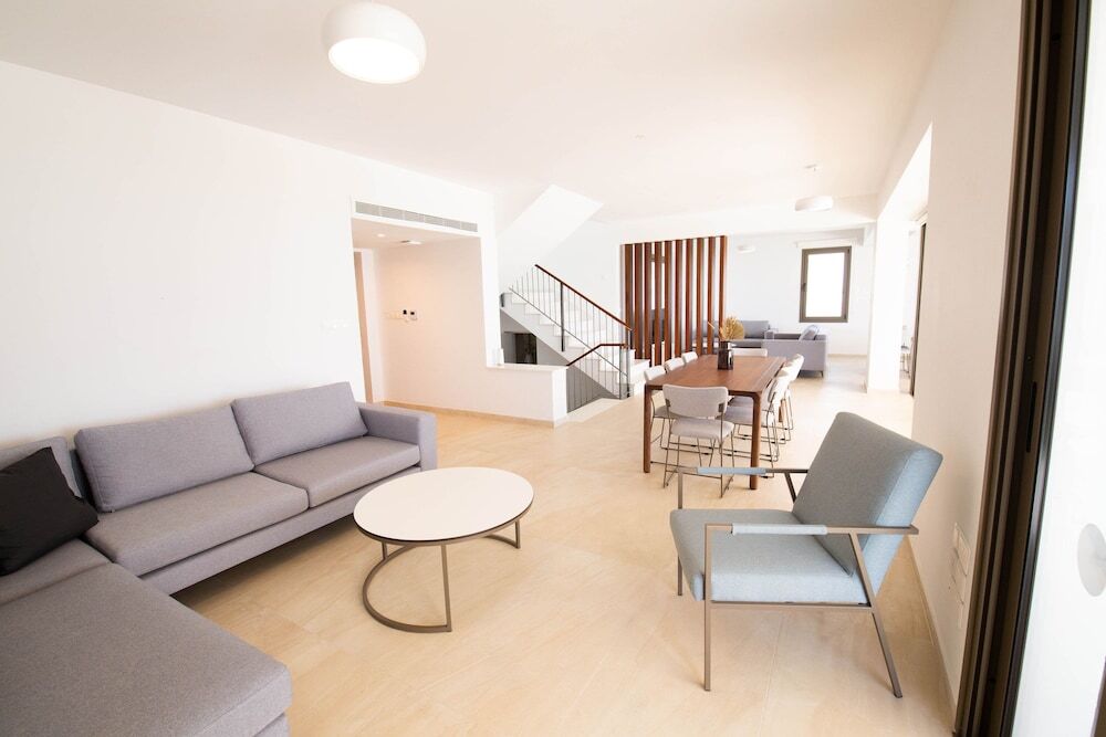 Кити: Phaedrus Living: Serenity Waves Villas No.5