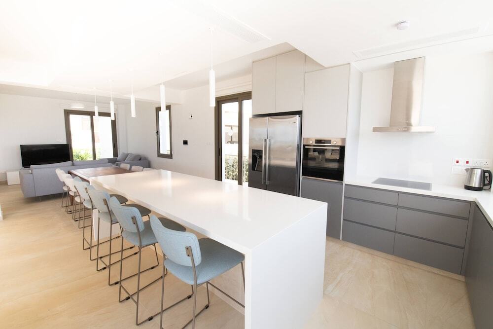 Кити: Phaedrus Living: Serenity Waves Villas No.5