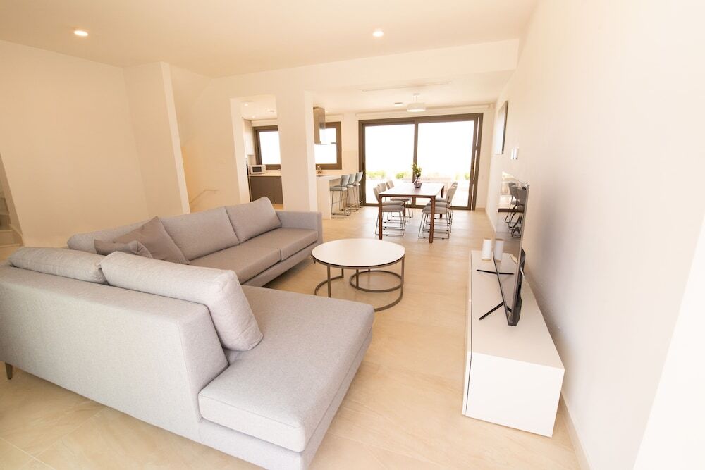 Кити: Phaedrus Living: Serenity Waves Villas No.8