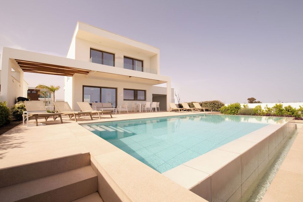 Кити: Phaedrus Living: Serenity Waves Villas No.8