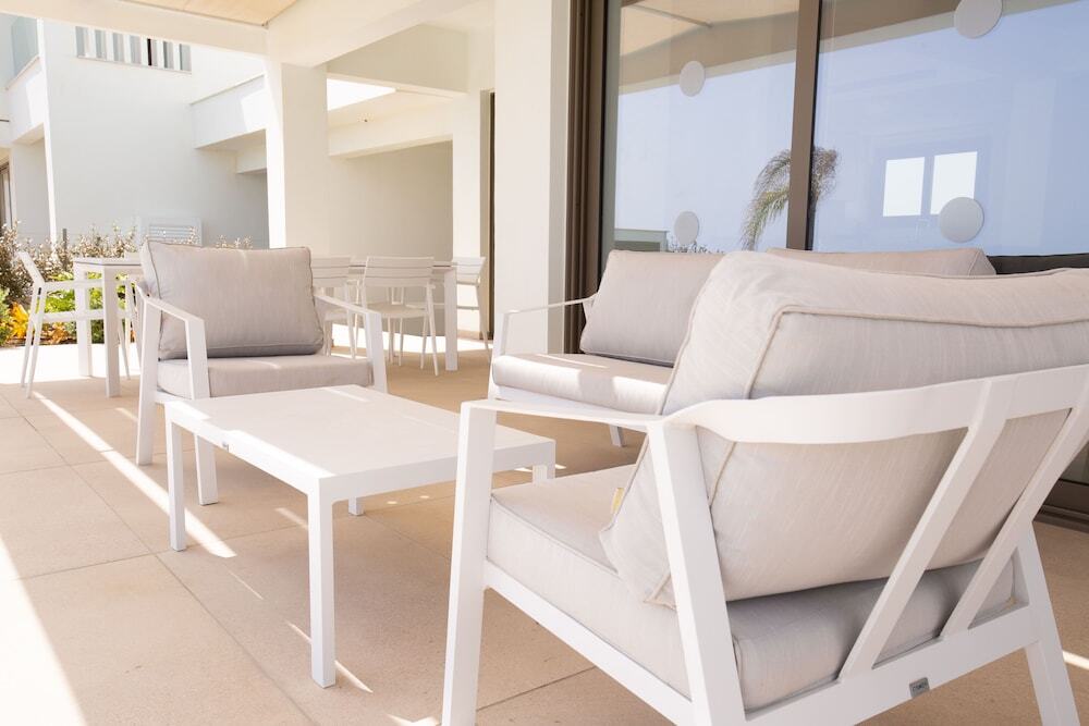 Кити: Phaedrus Living: Serenity Waves Villas No.2