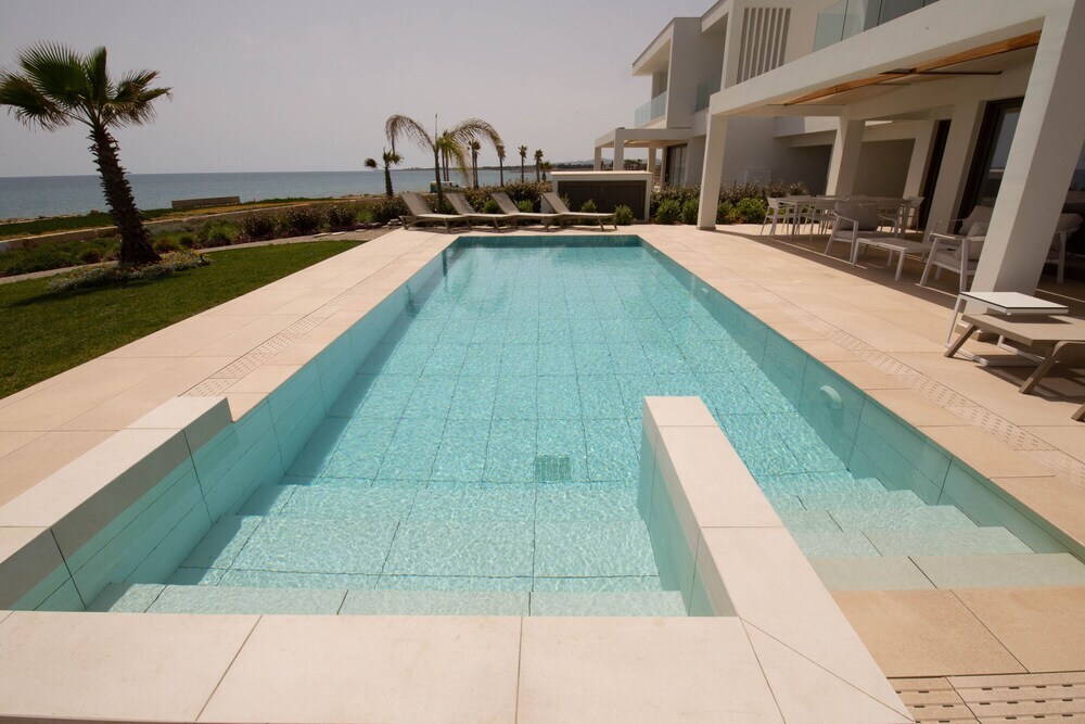 Кити: Phaedrus Living: Serenity Waves Villas No.2