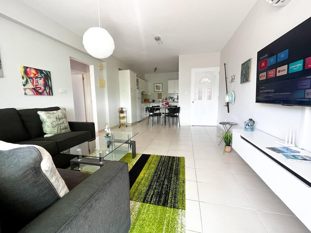 Modern Apartment Only 900m From Famous Venus Beach — фото 5