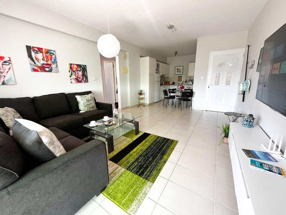 Modern Apartment Only 900m From Famous Venus Beach — фото 4