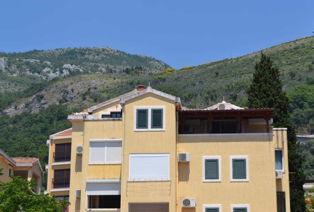 Петровац: Apartments Petrovac