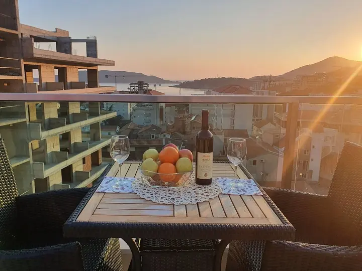 Будва: Adriatic Apartments