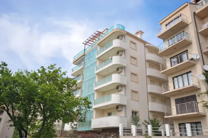 Будва: Adriatic Apartments
