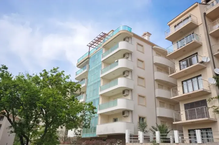 Будва: Adriatic Apartments
