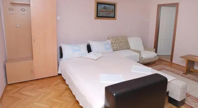 Будва: Apartments Slavica Rafailovici