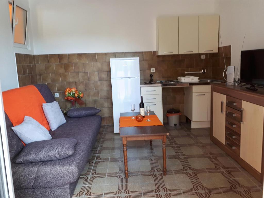 Сутоморе: Apartments Vitic