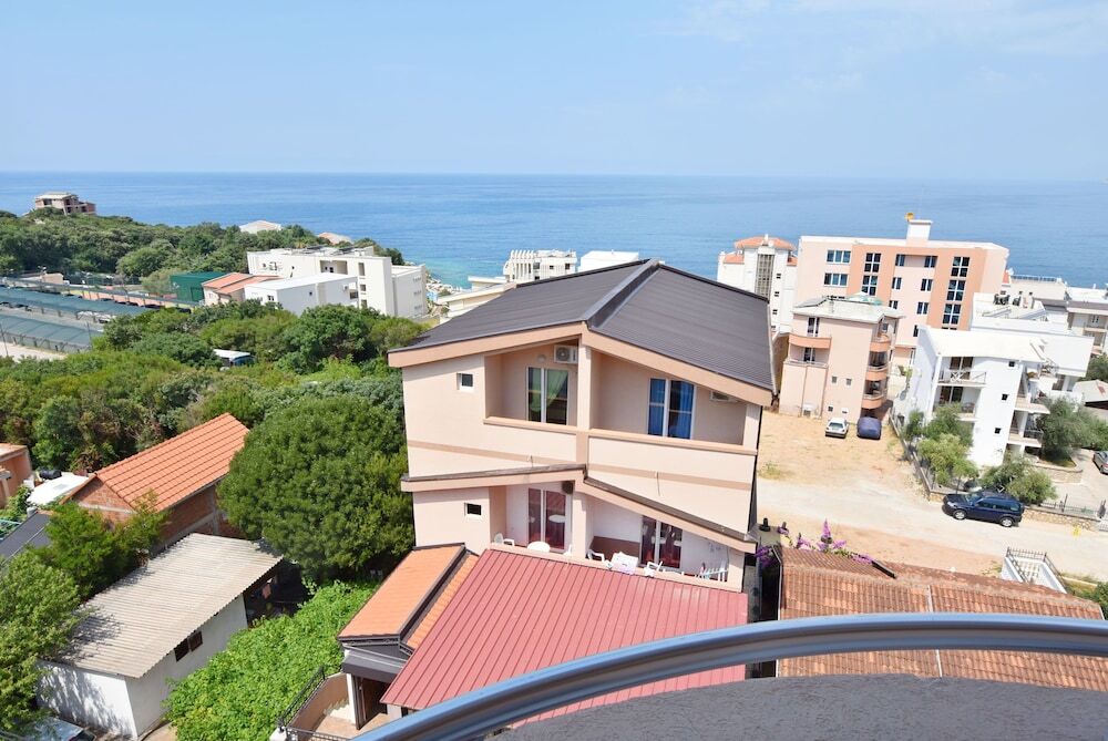 Бар: Apartment Tomba