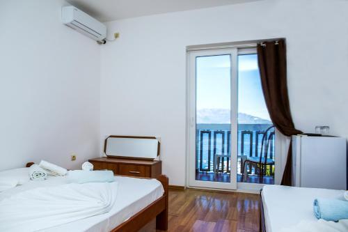 Баошичи: Guest House Biss