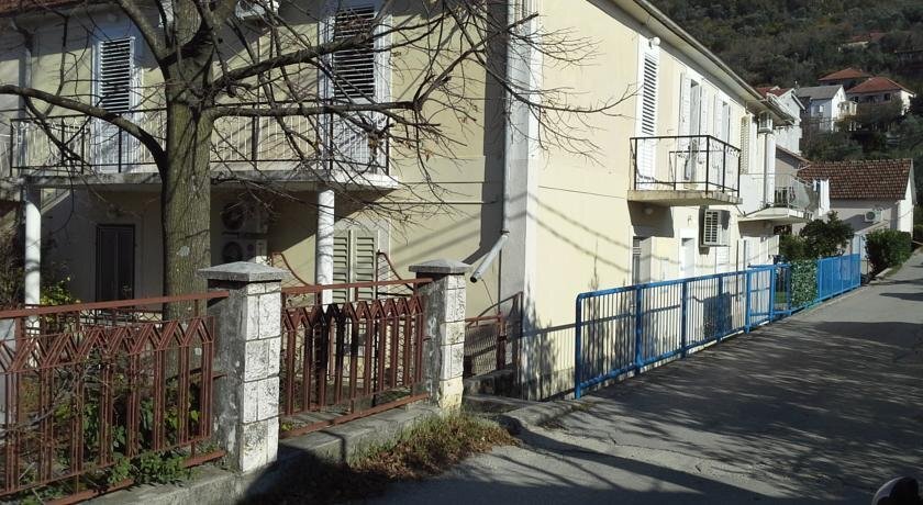 Тиват: Sime Apartments
