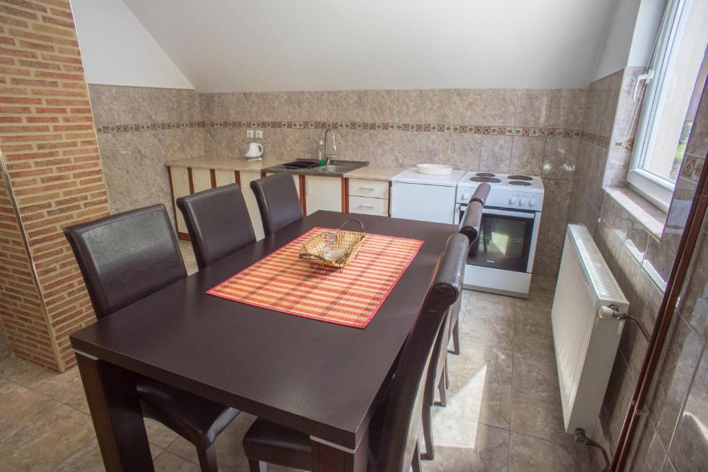 Жабляк: Apartments Dedeic