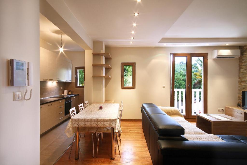 Петровац: Apartments Dangubic