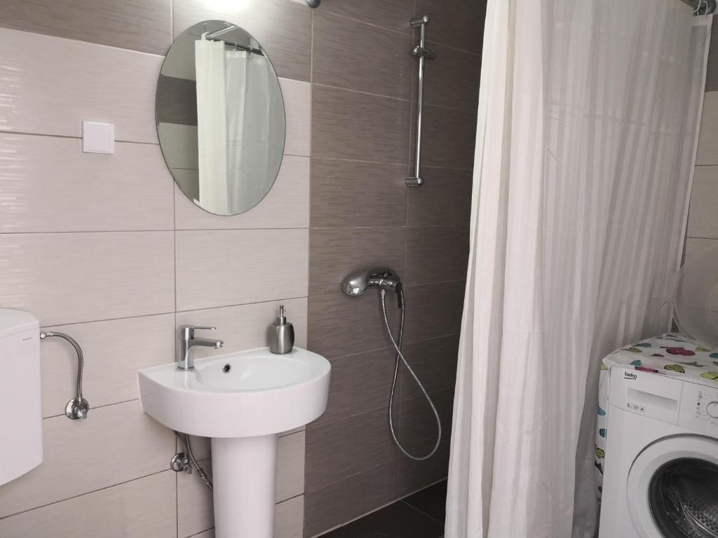 Ульцинь: Apartments Montenegrina