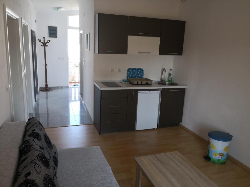 Ульцинь: Apartments Montenegrina
