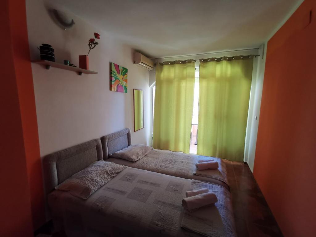 Ульцинь: Apartments Montenegrina