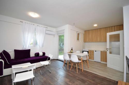 Тиват: Apartments Iva