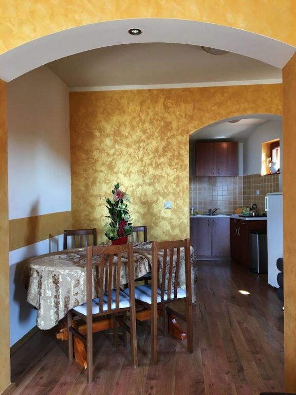 Доброта: Apartments Nikcevic