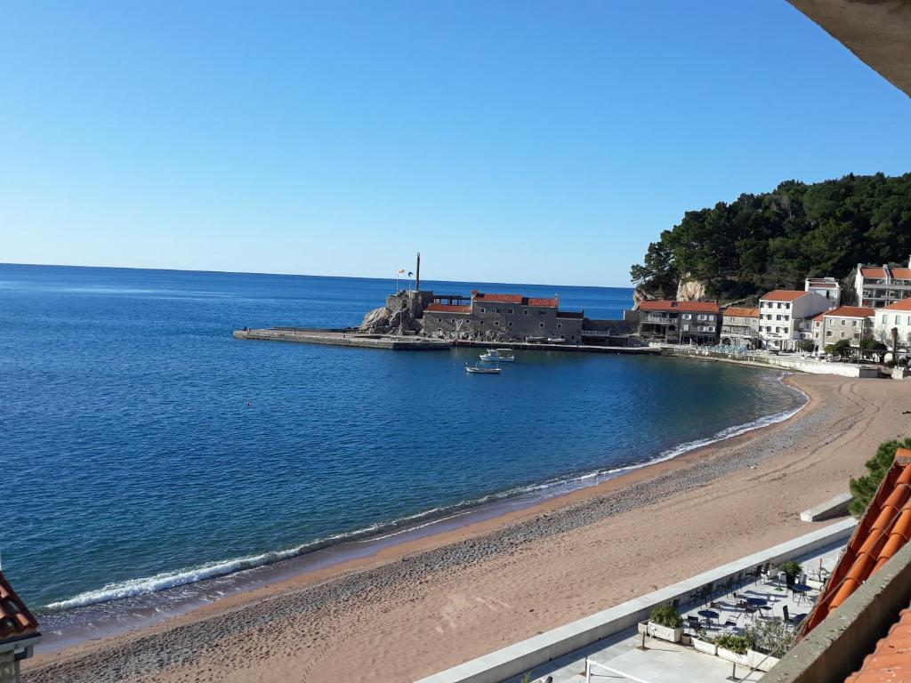 Петровац: Apartments Teodora Obala