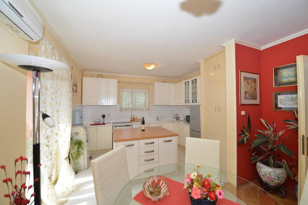 Доброта: Apartments M&T