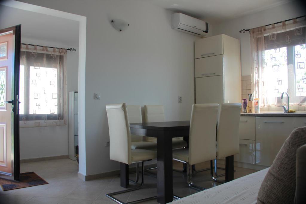 Ульцинь: Apartments Aneta