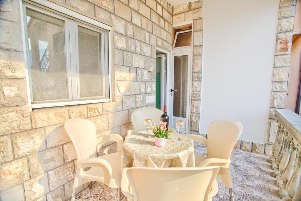 Доброта: Apartment Vladan