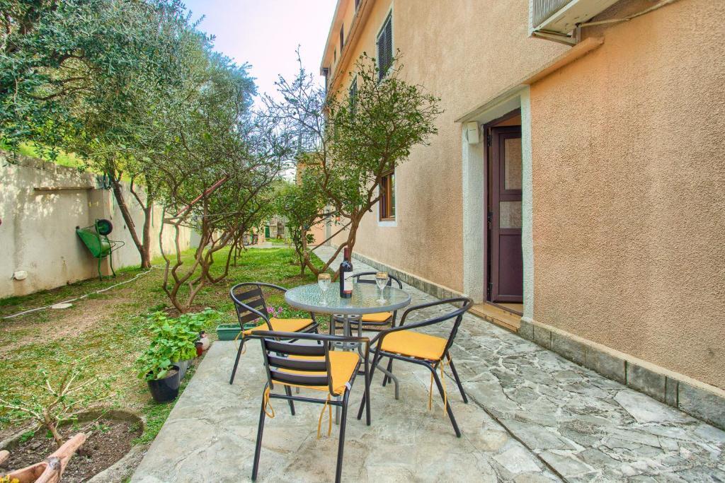 Доброта: Apartment Vladan