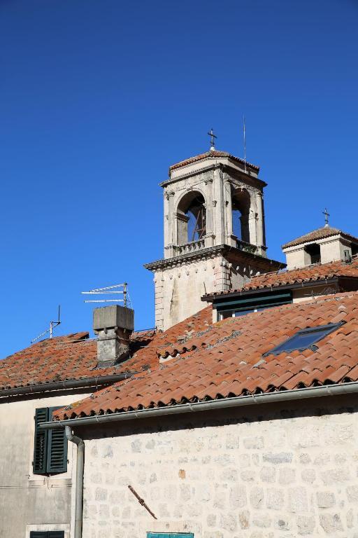 Доброта: Old Town Boskovic Apartment