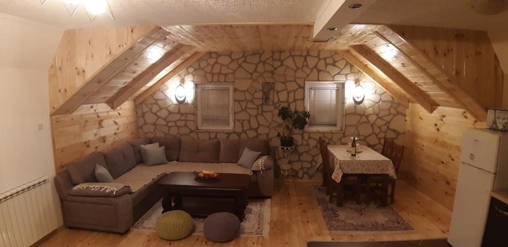 Жабляк: House Sandra