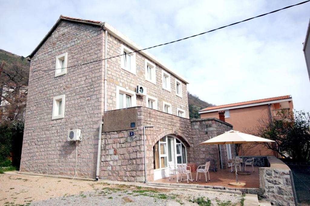 Петровац: Apartments Pavlovic