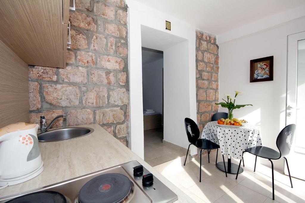 Петровац: Apartments Pavlovic