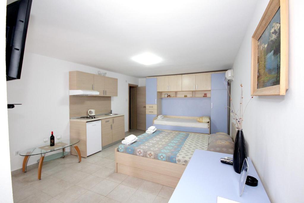 Петровац: Apartments Pavlovic