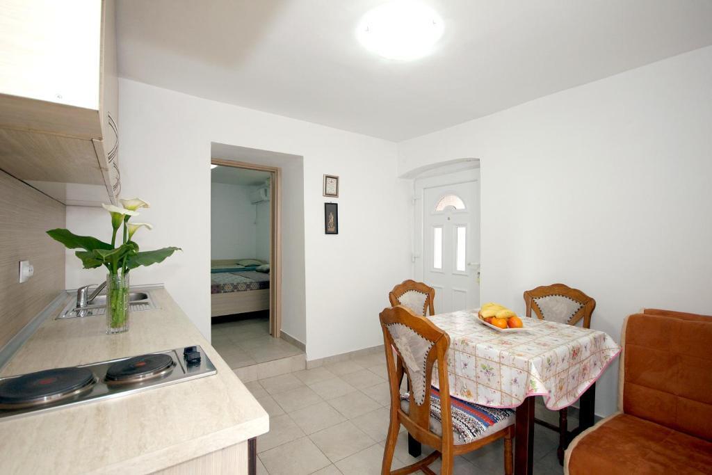 Петровац: Apartments Pavlovic